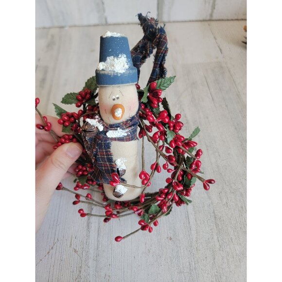 Mini snowman cranberry wreath ornament Xmas home decor - Picture 3 of 6